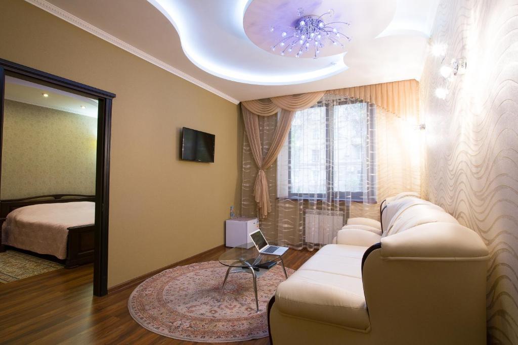 Royal Hotel Zaporizhia Exterior photo