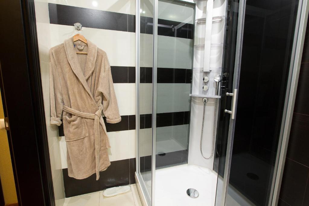 Royal Hotel Zaporizhia Room photo